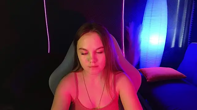 Snapshot of Dyna_bae chatting on 10/16/25, 07:53 Dyna bae online show from 10/16/25, 07:53