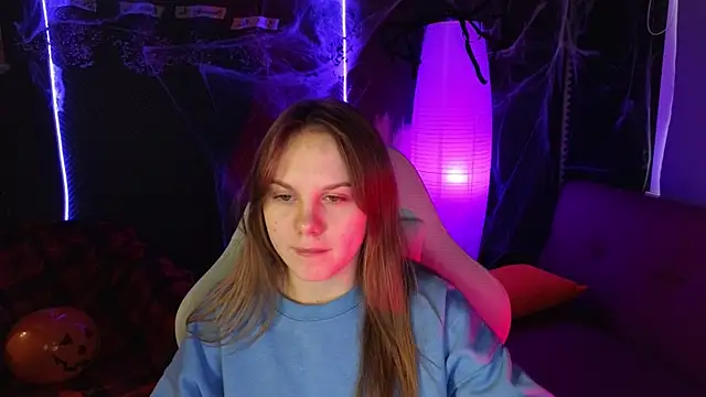 Snapshot of Dyna_bae chatting on 10/24/25, 01:57 Dyna bae online show from 10/24/25, 01:57