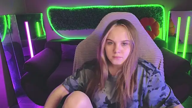 Snapshot of Dyna_bae chatting on 11/26/25, 09:10 Dyna bae online show from 11/26/25, 09:10