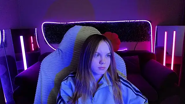 Snapshot of Dyna_bae chatting on 11/27/25, 09:11 Dyna bae online show from 11/27/25, 09:11