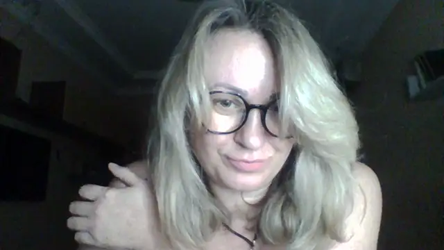 Mary888x online show from 12/21/25, 07:54