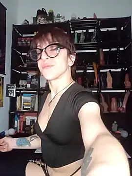 MirianaB online show from 12/15/25, 07:29