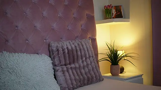 MaiaMini online show from 09/09/25, 06:40