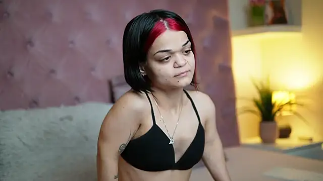 MaiaMini online show from 12/15/25, 09:41