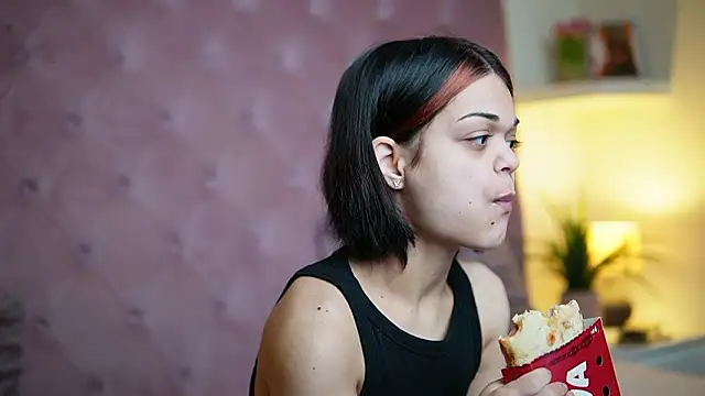 MaiaMini online show from 02/24/26, 11:36