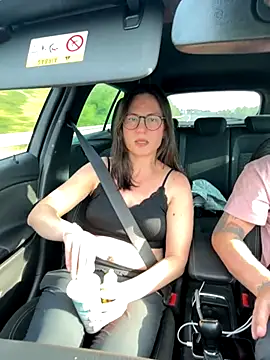 Snapshot of AvaFlowers6 chatting on 09/27/25, 02:00 AvaFlowers6 online show from 09/27/25, 02:00