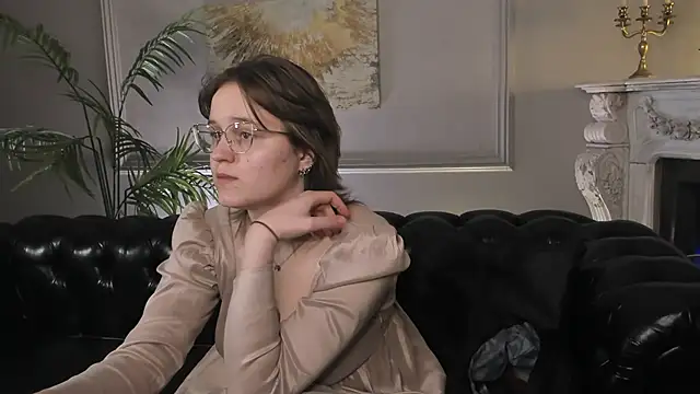 Rada Woods online show from 03/10/25, 03:52