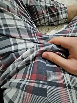 Snapshot of skiciyunis chatting on 03/17/25, 08:19 skiciyunis online show from 03/17/25, 08:19