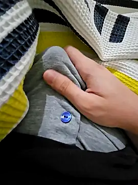 Snapshot of skiciyunis chatting on 09/18/25, 07:05 skiciyunis online show from 09/18/25, 07:05