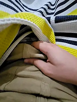 Snapshot of skiciyunis chatting on 09/21/25, 07:59 skiciyunis online show from 09/21/25, 07:59