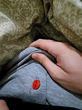 Snapshot of skiciyunis chatting on 10/08/25, 08:06 skiciyunis online show from 10/08/25, 08:06