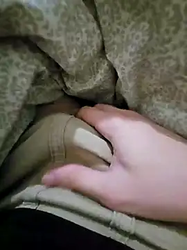 Snapshot of skiciyunis chatting on 10/15/25, 09:04 skiciyunis online show from 10/15/25, 09:04