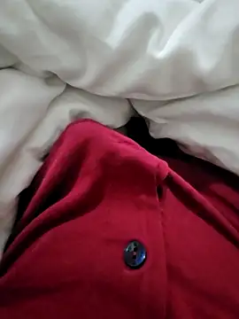 Snapshot of skiciyunis chatting on 10/22/25, 09:14 skiciyunis online show from 10/22/25, 09:14