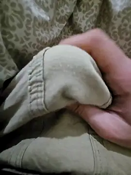 Snapshot of skiciyunis chatting on 12/02/25, 06:47 skiciyunis online show from 12/02/25, 06:47