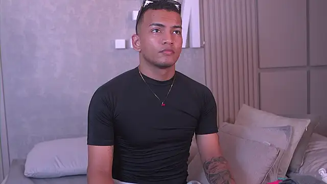 Rafa2004Cruz online show from 02/25/26, 07:12