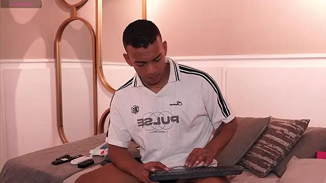Rafa2004Cruz online show from 06/21/26, 08:33