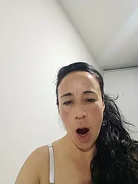 Snapshot of Coeur_de_luxure chatting on 07/26/26, 11:22 Coeur de luxure online show from 07/26/26, 11:22