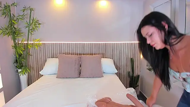 Snapshot of GeorginaReyes chatting on 10/02/25, 10:50 GeorginaReyes online show from 10/02/25, 10:50