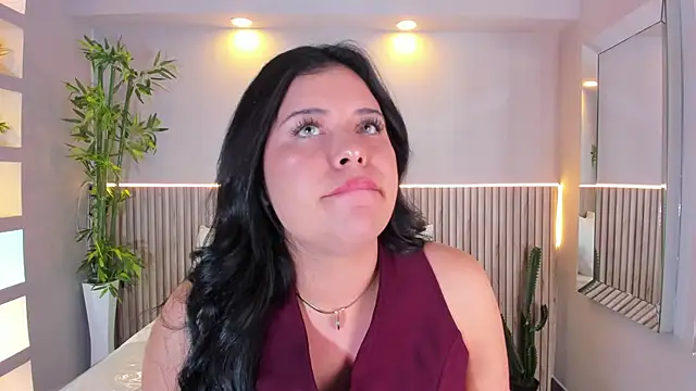 Snapshot of GeorginaReyes chatting on 12/20/25, 10:39 GeorginaReyes online show from 12/20/25, 10:39