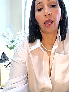 Mrsvictoriaaa online show from 11/15/25, 07:21