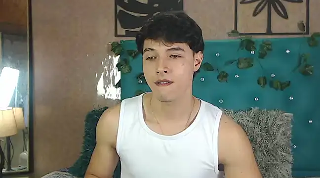 Snapshot of LiamAndrewzz chatting on 02/25/25, 05:30 LiamAndrewzz online show from 02/25/25, 05:30