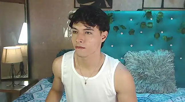 Snapshot of LiamAndrewzz chatting on 03/05/25, 04:35 LiamAndrewzz online show from 03/05/25, 04:35