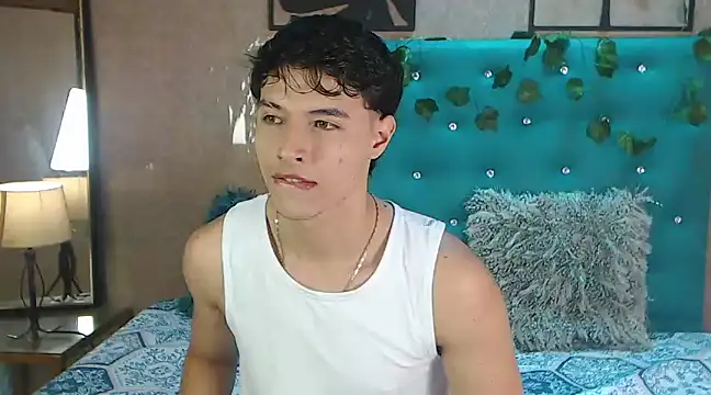 Snapshot of LiamAndrewzz chatting on 03/06/25, 05:22 LiamAndrewzz online show from 03/06/25, 05:22