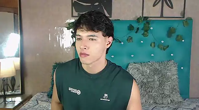 Snapshot of LiamAndrewzz chatting on 03/09/25, 08:42 LiamAndrewzz online show from 03/09/25, 08:42