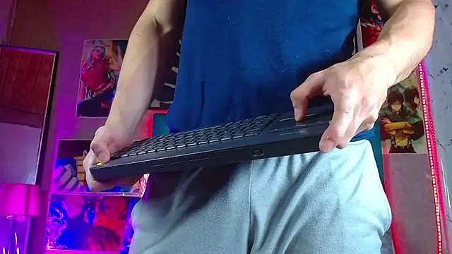 LiamAndrewzz online show from 04/11/26, 04:39