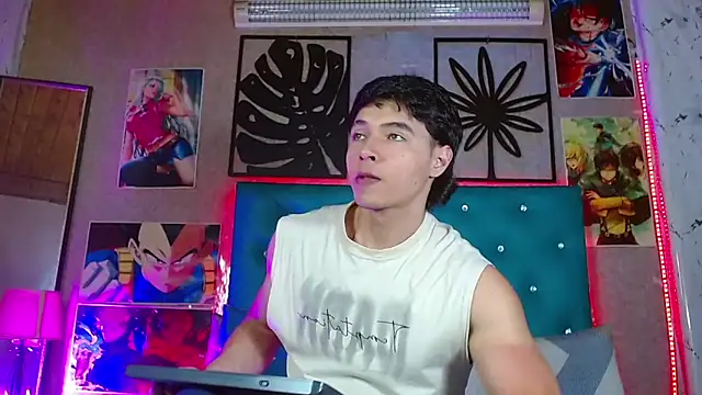 LiamAndrewzz online show from 04/23/26, 05:19