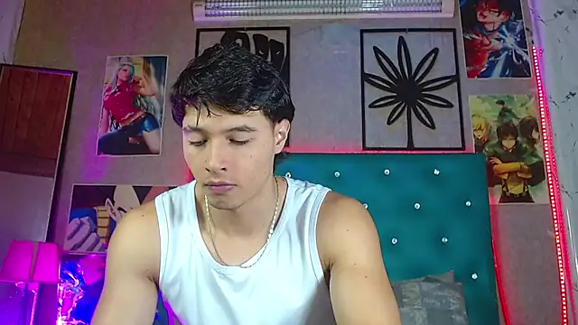 Snapshot of LiamAndrewzz chatting on 06/21/26, 04:37 LiamAndrewzz online show from 06/21/26, 04:37