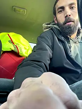 Snapshot of QueenM3 chatting on 10/27/25, 03:05 QueenM3 online show from 10/27/25, 03:05