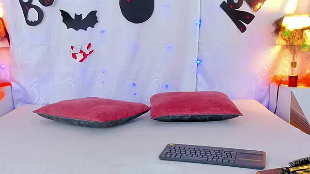 ValentinaGuerra online show from 10/31/25, 01:28