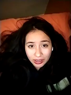 Snapshot of sweetie__annieee chatting on 02/26/26, 04:33 sweetie annieee online show from 02/26/26, 04:33