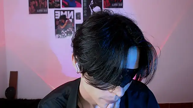 Snapshot of gunther_hda chatting on 10/31/25, 12:00 gunther hda online show from 10/31/25, 12:00