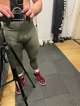 Snapshot of pesyelisa chatting on 02/22/25, 05:02 pesyelisa online show from 02/22/25, 05:02