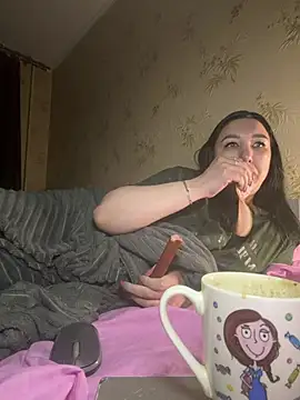 Naughtbaby 2025 online show from 04/02/26, 01:47