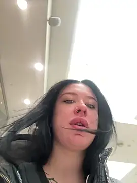 AlishaPrettyBlade online show from 04/20/26, 05:43