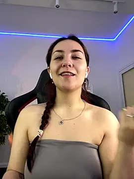 AshleySkott  online show from 10/26/25, 08:31