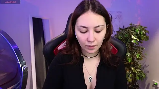 Snapshot of AshleySkott_ chatting on 12/18/25, 08:42 AshleySkott online show from 12/18/25, 08:42