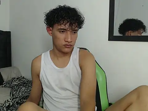 Snapshot of Boy_coll chatting on 02/26/26, 05:50 Boy coll online show from 02/26/26, 05:50