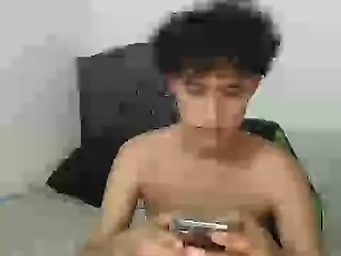 Snapshot of Boy_coll chatting on 03/21/26, 07:24 Boy coll online show from 03/21/26, 07:24