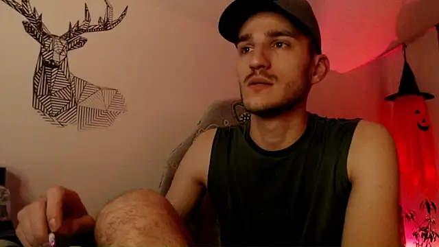 Snapshot of yoyoboy988 chatting on 10/08/25, 08:17 yoyoboy988 online show from 10/08/25, 08:17