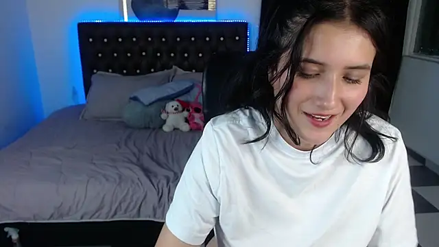 Snapshot of amy_royale chatting on 02/26/25, 05:09 amy royale online show from 02/26/25, 05:09