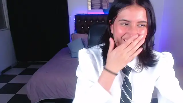 Snapshot of amy_royale chatting on 03/11/25, 02:10 amy royale online show from 03/11/25, 02:10