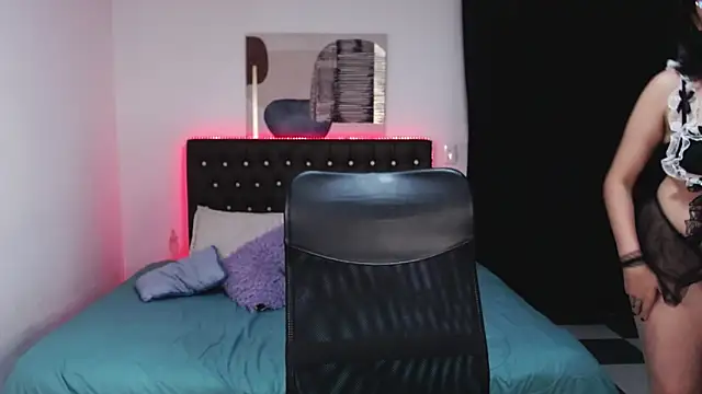 Snapshot of amy_royale chatting on 03/14/25, 02:20 amy royale online show from 03/14/25, 02:20