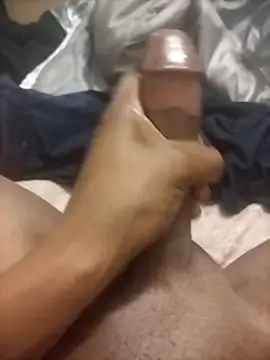 Snapshot of TwistedR chatting on 09/09/25, 11:59 TwistedR online show from 09/09/25, 11:59