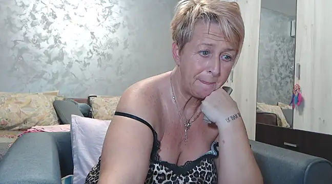 RosesandLillies online show from 02/04/25, 06:27