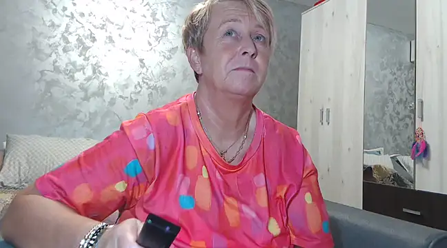 RosesandLillies online show from 02/06/25, 05:51