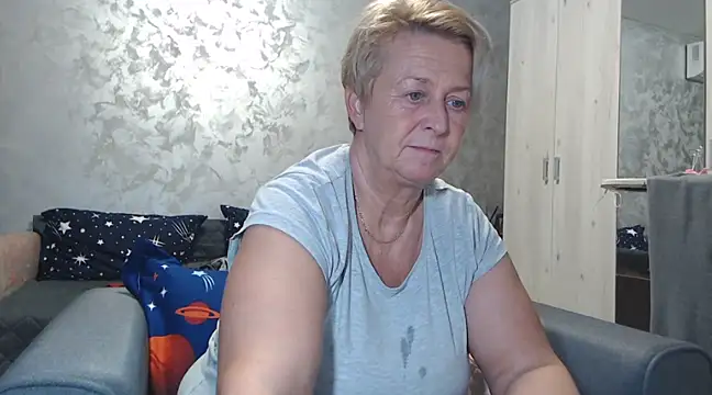 RosesandLillies online show from 02/26/25, 05:50